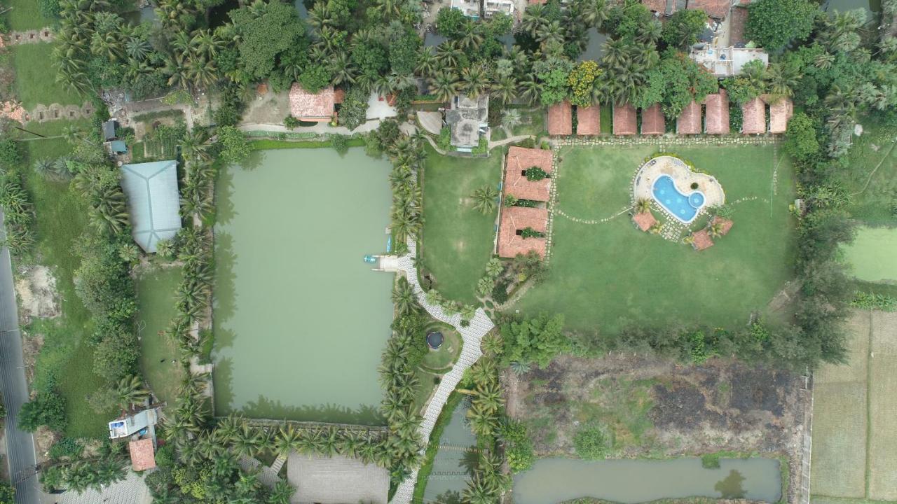 Breathing Earth - And Pool