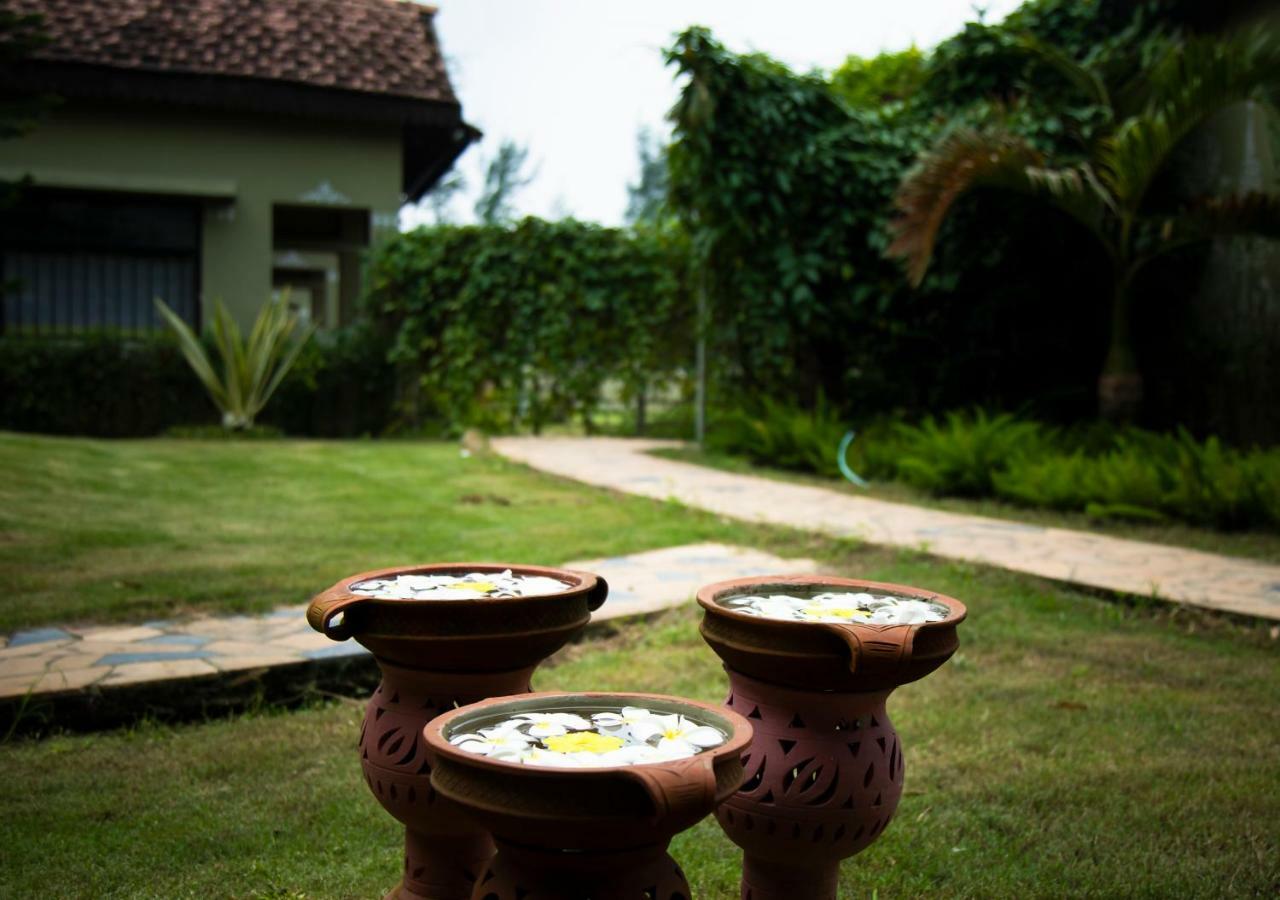 Breathing Earth - And Pool 4* Kolkata
